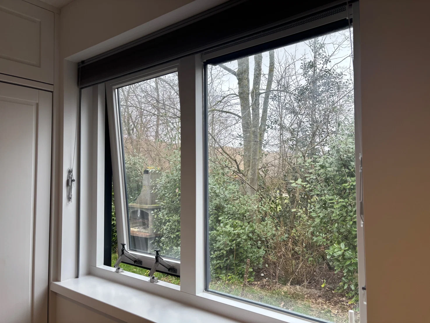 Uitzicht op het groen vanuit de slaapkamer